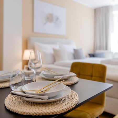 Lumen Homes - Altstadt-Studio Direkt Im Zentrum, Kueche, Netflix, Oeffentlicher Parkplatz Ums Eck Ingolstadt Ngoại thất bức ảnh