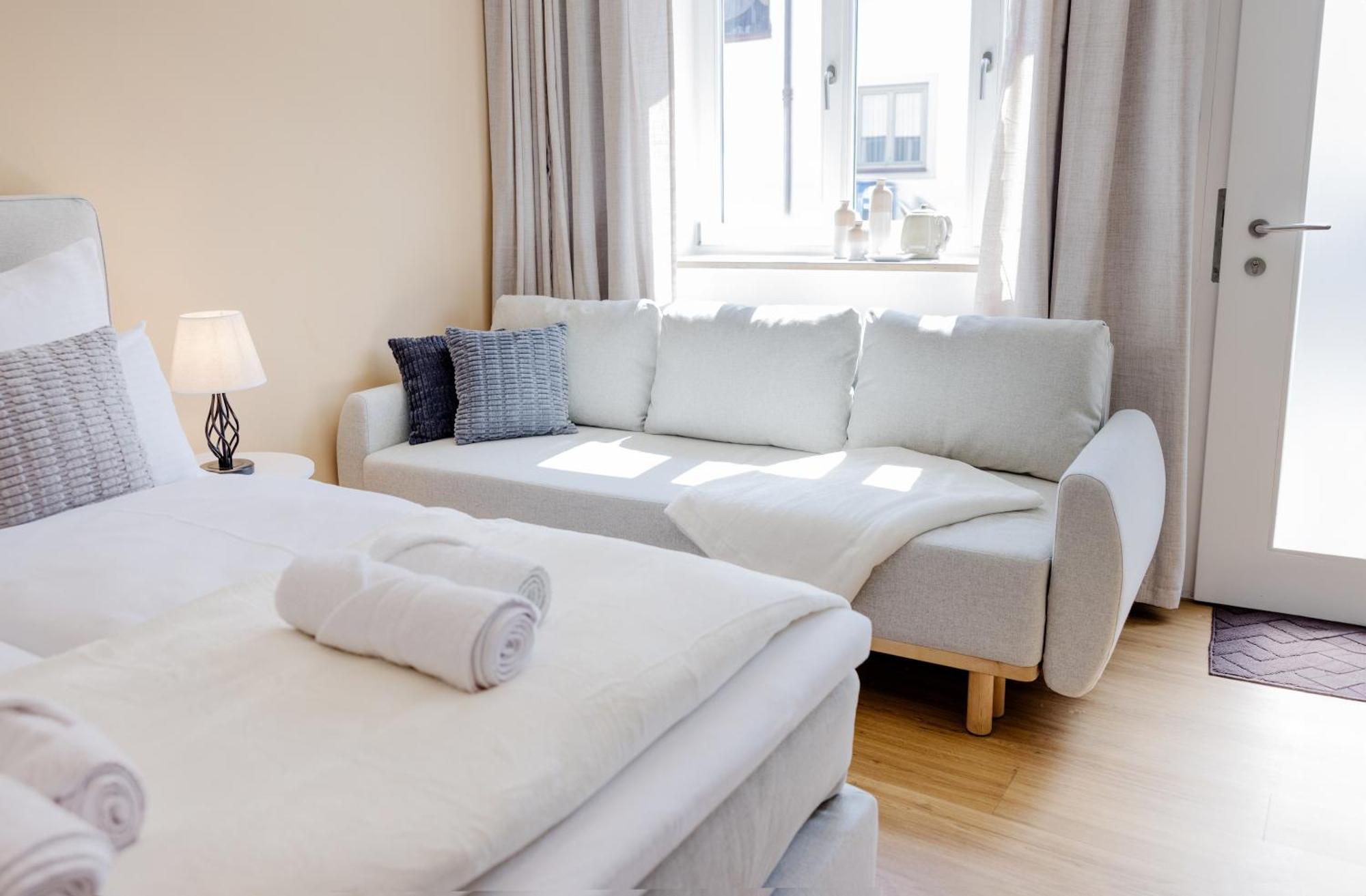 Lumen Homes - Altstadt-Studio Direkt Im Zentrum, Kueche, Netflix, Oeffentlicher Parkplatz Ums Eck Ingolstadt Ngoại thất bức ảnh