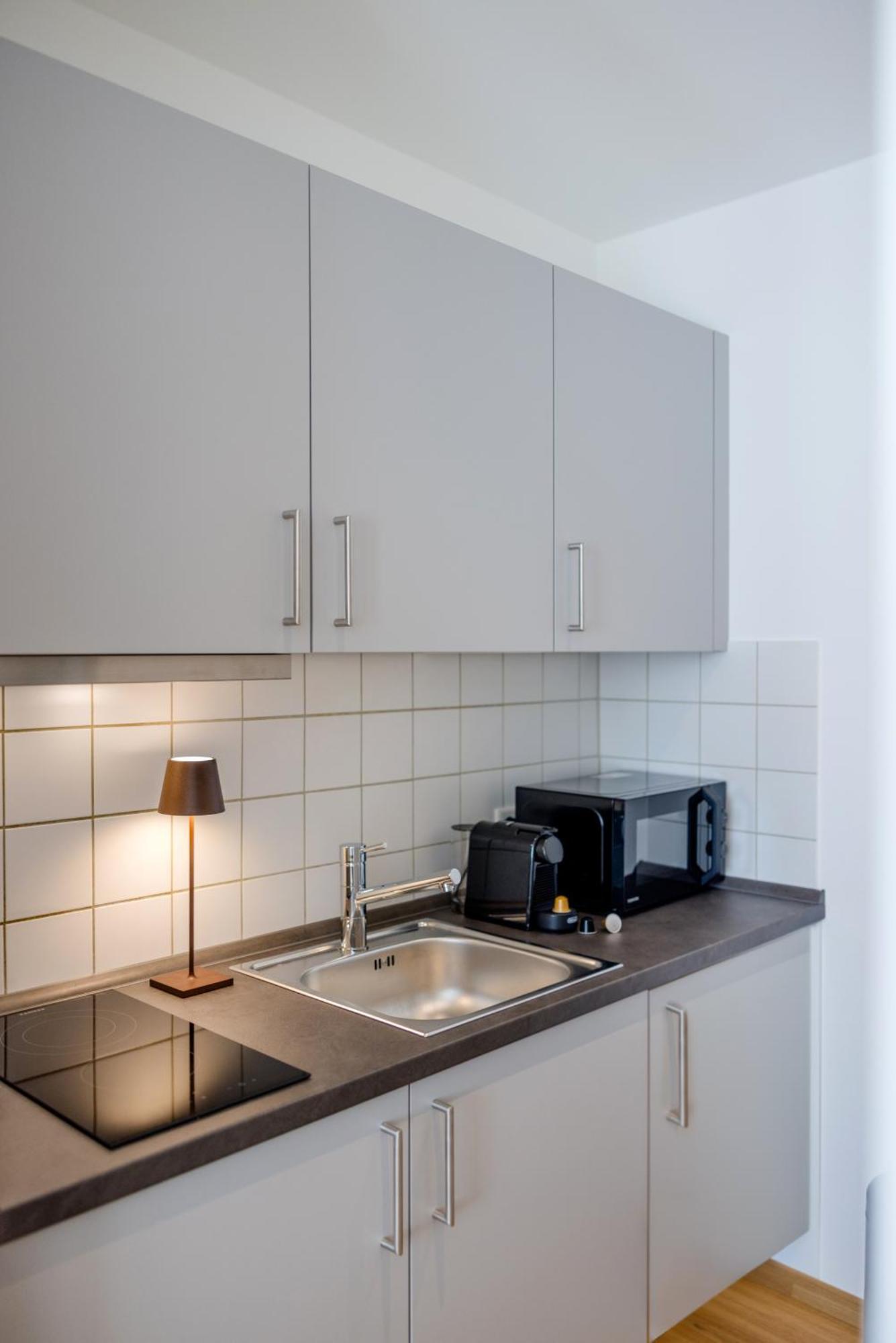 Lumen Homes - Altstadt-Studio Direkt Im Zentrum, Kueche, Netflix, Oeffentlicher Parkplatz Ums Eck Ingolstadt Ngoại thất bức ảnh