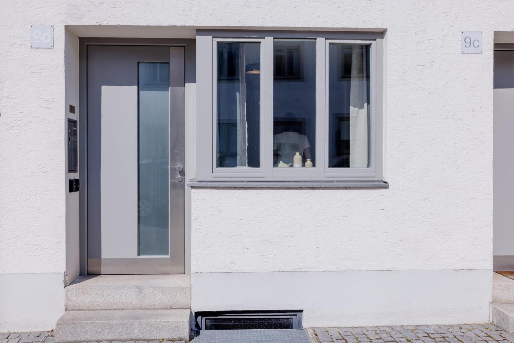 Lumen Homes - Altstadt-Studio Direkt Im Zentrum, Kueche, Netflix, Oeffentlicher Parkplatz Ums Eck Ingolstadt Ngoại thất bức ảnh