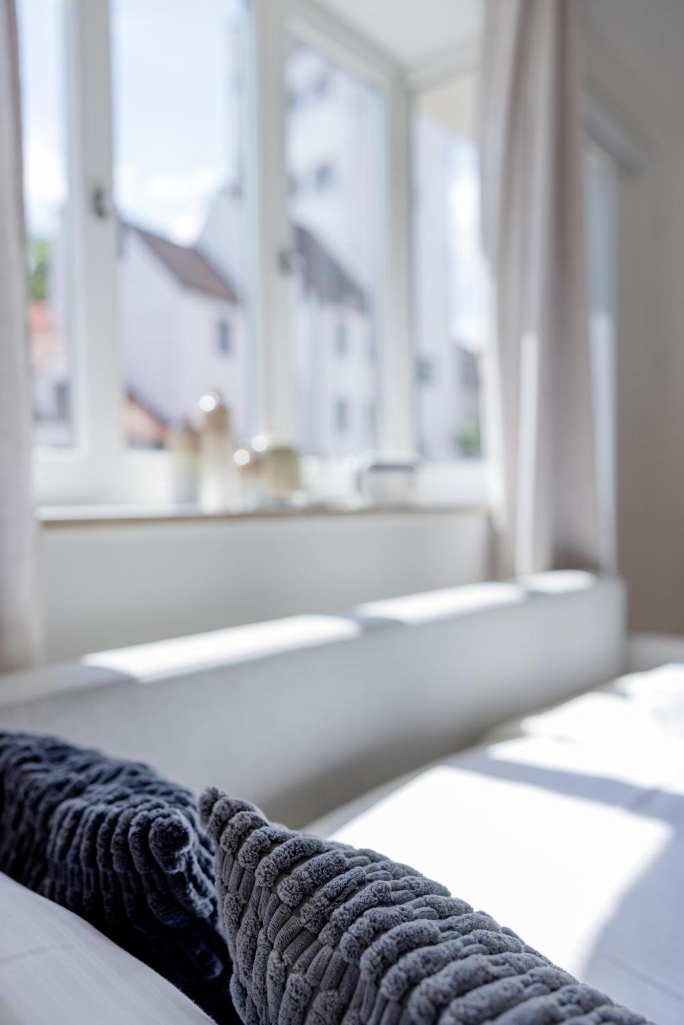 Lumen Homes - Altstadt-Studio Direkt Im Zentrum, Kueche, Netflix, Oeffentlicher Parkplatz Ums Eck Ingolstadt Ngoại thất bức ảnh