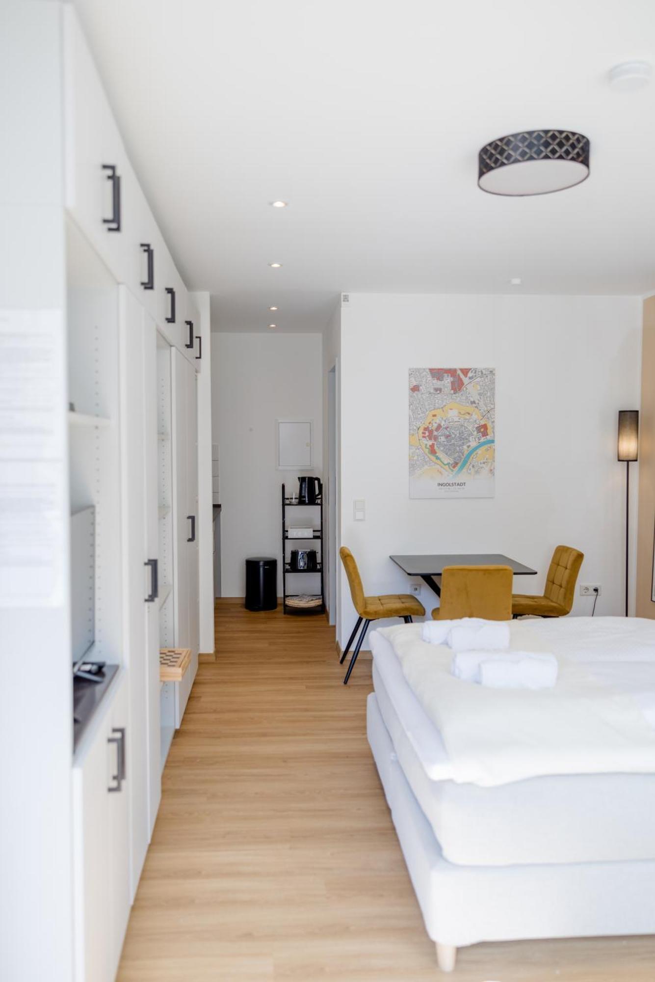 Lumen Homes - Altstadt-Studio Direkt Im Zentrum, Kueche, Netflix, Oeffentlicher Parkplatz Ums Eck Ingolstadt Ngoại thất bức ảnh