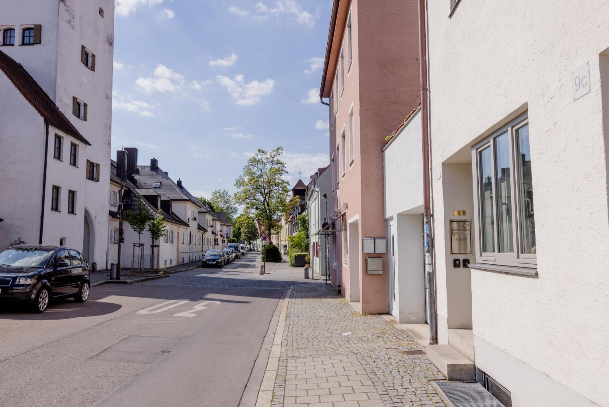 Lumen Homes - Altstadt-Studio Direkt Im Zentrum, Kueche, Netflix, Oeffentlicher Parkplatz Ums Eck Ingolstadt Ngoại thất bức ảnh