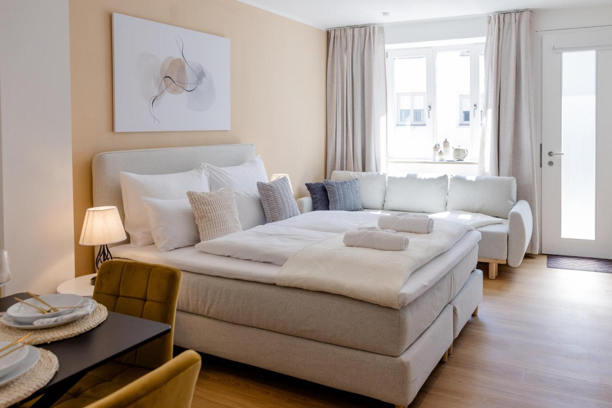 Lumen Homes - Altstadt-Studio Direkt Im Zentrum, Kueche, Netflix, Oeffentlicher Parkplatz Ums Eck Ingolstadt Ngoại thất bức ảnh