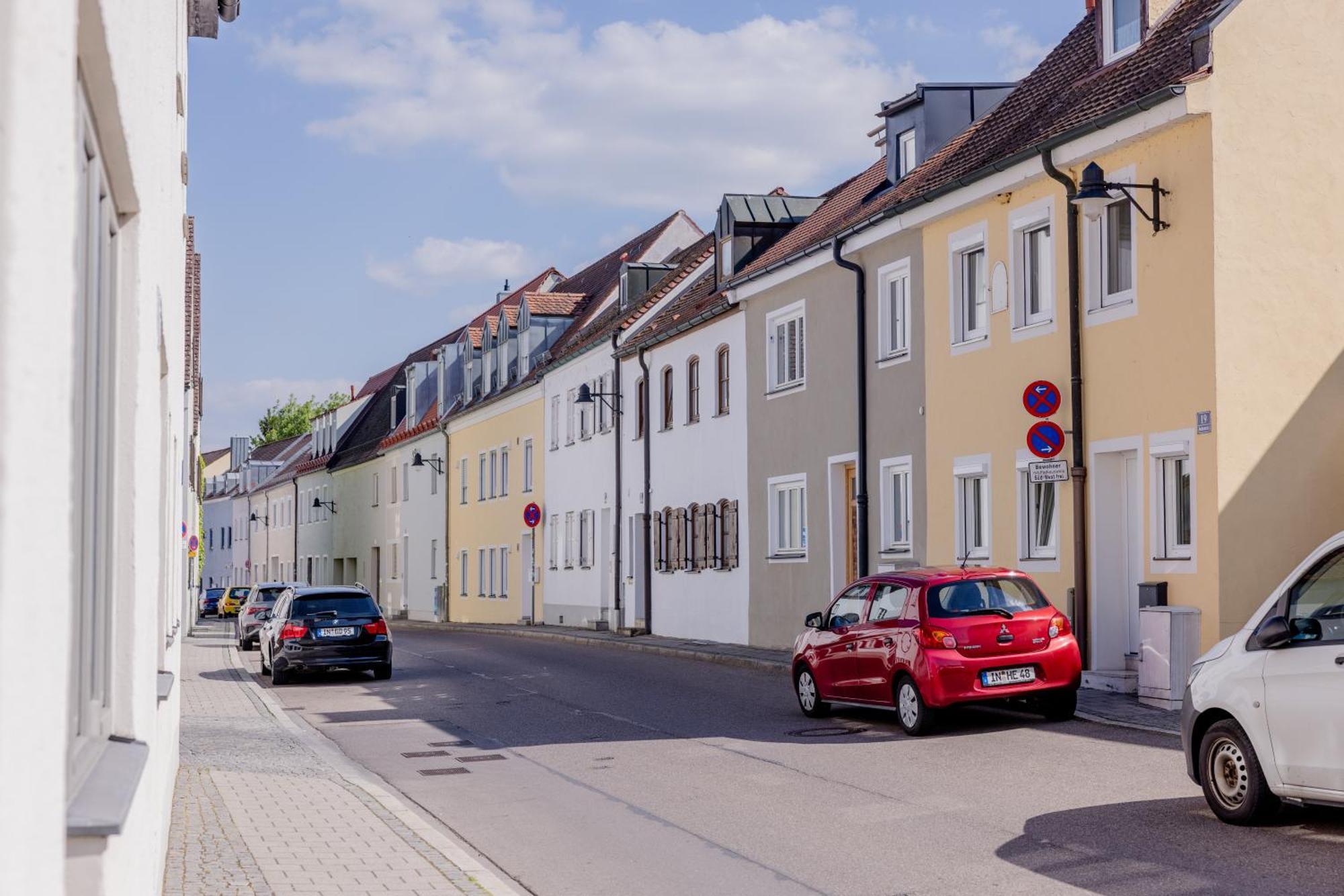 Lumen Homes - Altstadt-Studio Direkt Im Zentrum, Kueche, Netflix, Oeffentlicher Parkplatz Ums Eck Ingolstadt Ngoại thất bức ảnh