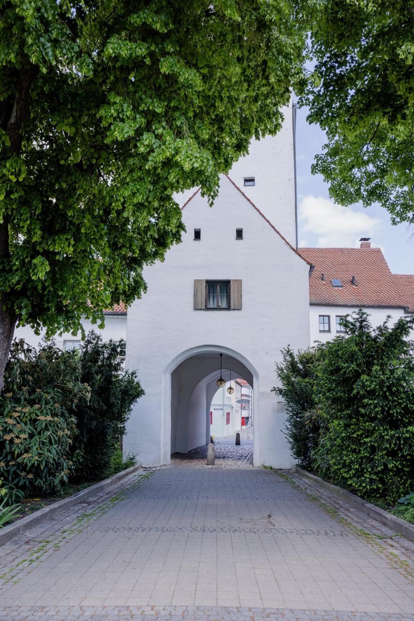 Lumen Homes - Altstadt-Studio Direkt Im Zentrum, Kueche, Netflix, Oeffentlicher Parkplatz Ums Eck Ingolstadt Ngoại thất bức ảnh